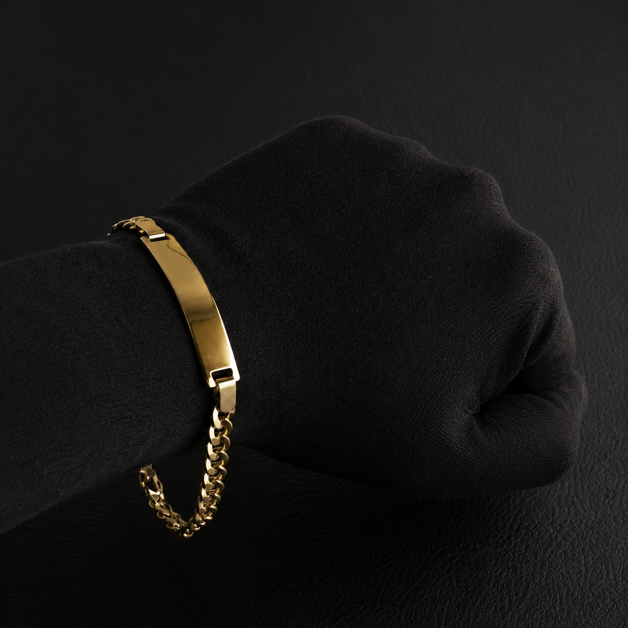 Pulsera Cubana con Placa Estampada 14K